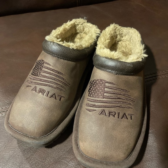 Ariat Other - Ariat Slippers, Boy’s Size S (12-13) Faux Fur Lining warm cozy comfy winter